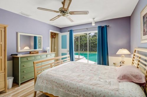 325 Bay Mdw Dr, Naples FL 34113-8302 exterior