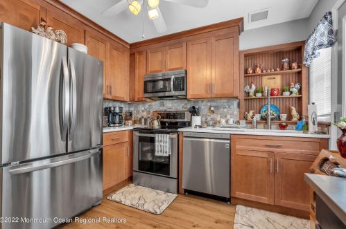 43 Gladstone Ave, Lakehurst NJ 08759-6625 exterior