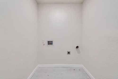 431 Texas St, Denison TX 75020-6137 exterior