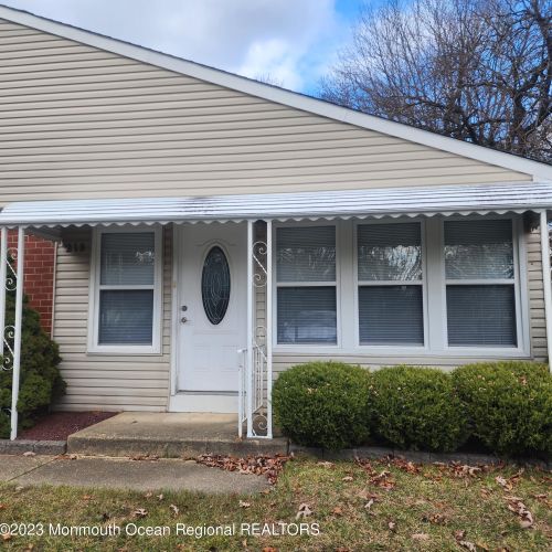 21 Snowberry Ln, Lakehurst, NJ 08759-3086