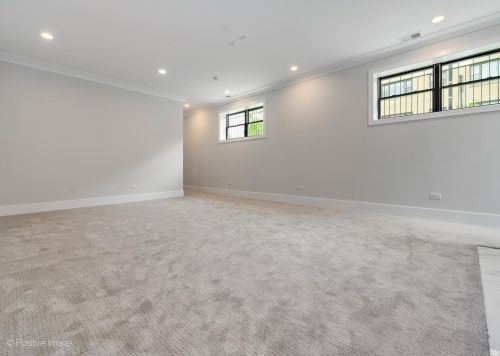 1943 Honore St, Chicago IL  60622-1044 exterior