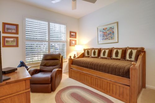 6904 Molakai Cir, Boynton Beach FL 33437-7030 exterior