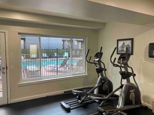 2020 Congress Ave, Austin TX 78704-4315 exterior