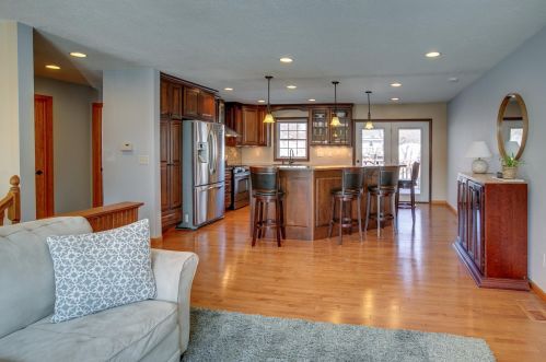 1735 Eugene St, Saint Paul MN 55110-3341 exterior