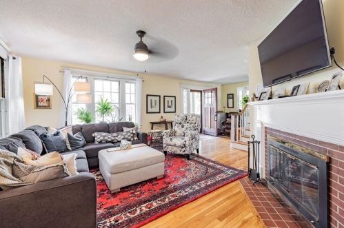 80 Roseland Ter, Springfield MA  01106-1128 exterior