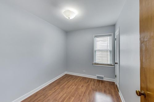 6712 Devon Ave, Chicago IL 60646-3703 exterior