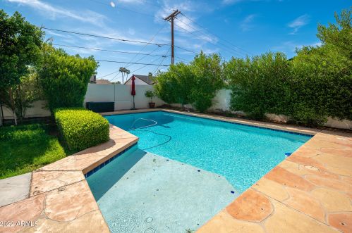 3864 50th St, Phoenix AZ  85018-5550 exterior