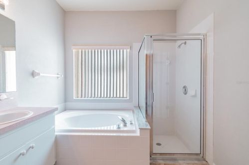 8814 Cypress Hammock Dr, Tampa FL  33614-8100 exterior