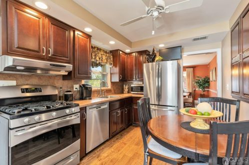 46 Lincoln Ave, Edison NJ exterior