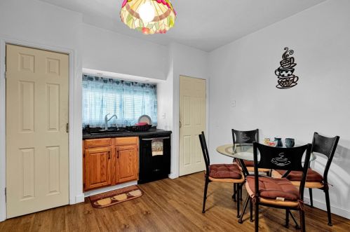 1614 Davis Ave, Pittsburgh PA 15212-1808 exterior