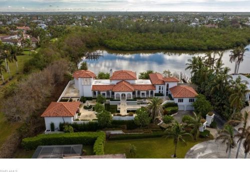 275 Champney Bay Ct, Naples, FL 34102-7952