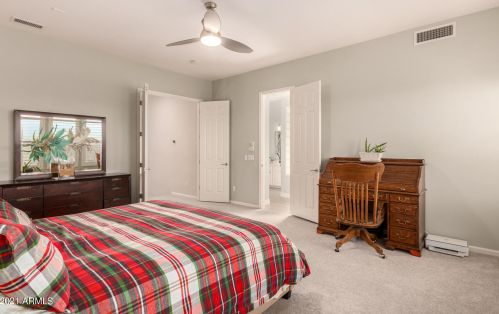 23002 52nd St, Phoenix AZ 85018-4402 exterior