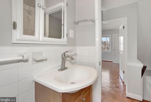 2022 21 St, Arlington VA 22201-3607 exterior