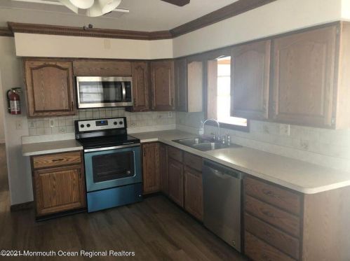 719 South St, Point Pleasant Beach NJ  08742-4546 exterior