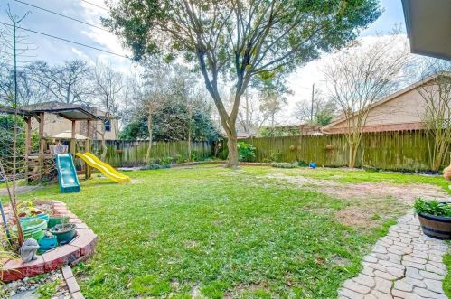 3518 Hl Spg Dr, Humble TX 77345-1102 exterior