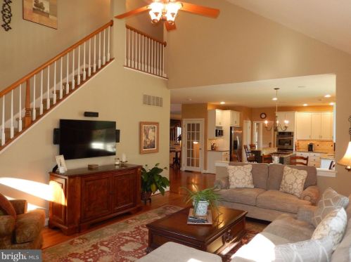 112 Parkview Cir, Media PA 19063-6317 exterior