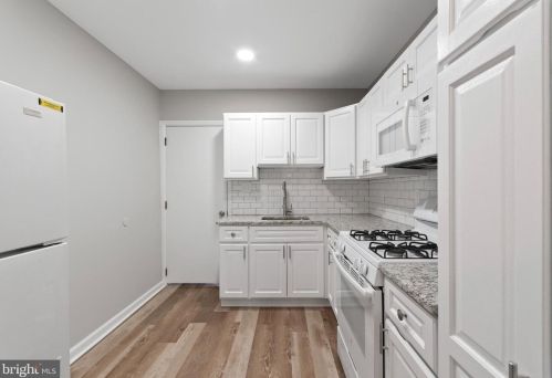 263 Krams Ave, Philadelphia PA 19128-4747 exterior