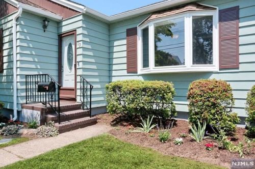 13 Howcroft Rd, Maywood, NJ 07607-1022
