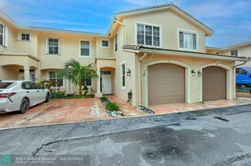 330 8th St, Boca Raton FL  33432-5724 exterior