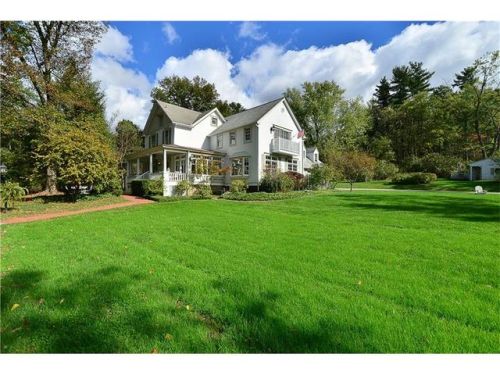 1110 Fox Chapel Rd, Pittsburgh PA  15238-2016 exterior