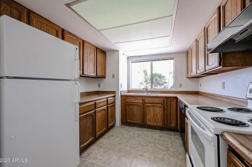 2726 Brooks St, Chandler AZ  85224-7805 exterior