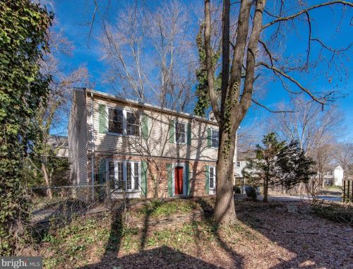 8530 Monticello Ave, Alexandria VA  22308-2201 exterior