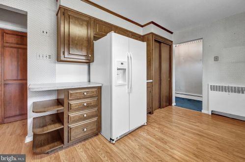 214 Charles St, Hanover PA 17331-2204 exterior