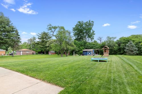 1323 Hamilton Ave, Elmhurst IL 60126-5407 exterior