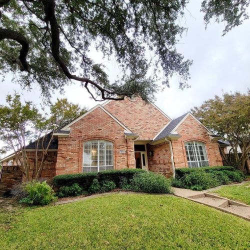 1017 Mccoy Dr, Irving TX  75062-8006 exterior