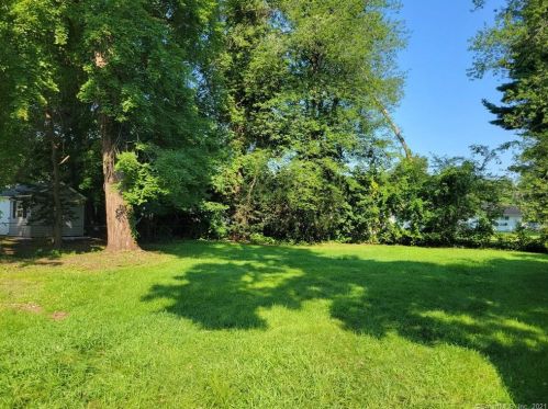 96 Green Manor Ave, Windsor, CT 06095-3503