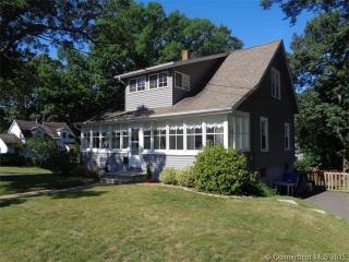 88 Homestead St, Manchester, CT 06042-3042