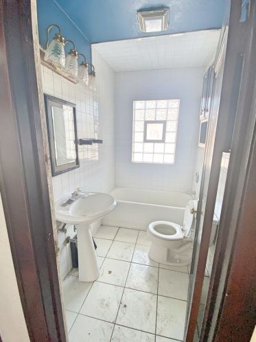 1105 Pr Ave, Joliet IL 60435-6022 exterior