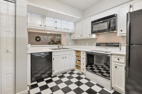 5420 Chemin De Vie, Atlanta, GA 30342-2561