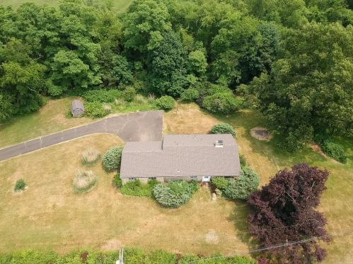 5714 Montour Rd, Gibsonia PA 15044-8113 exterior