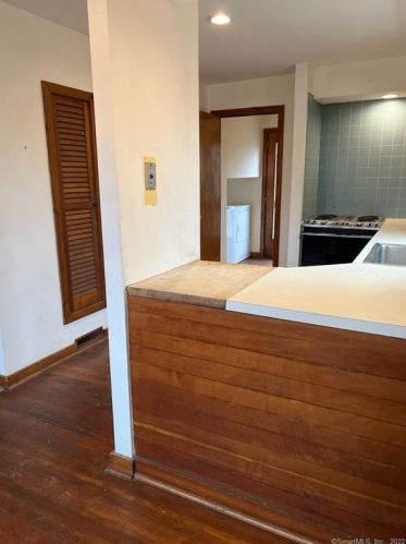 326 Elm St, Deep River CT 06417-1615 exterior