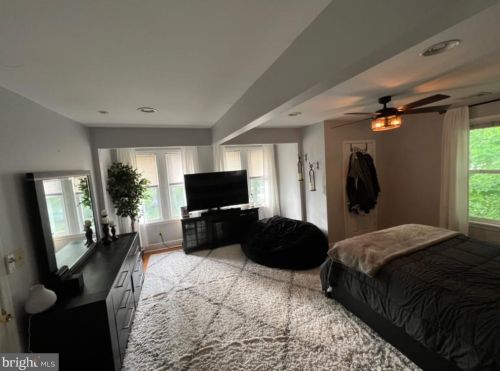 21 Franklin Ave, Camden NJ 08108-1117 exterior