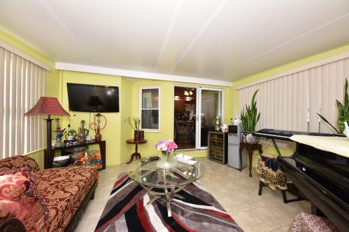 11014 Derby Ave, Milwaukee WI 53225-4452 exterior