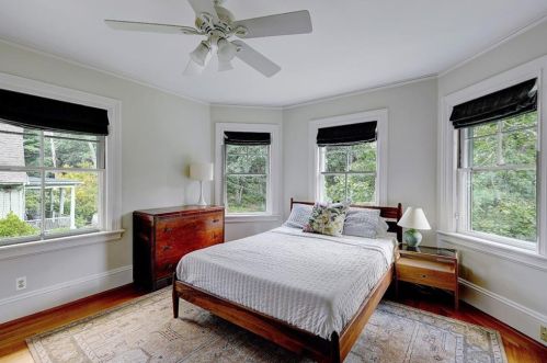 690 Angell St, Providence RI 02906-5309 exterior