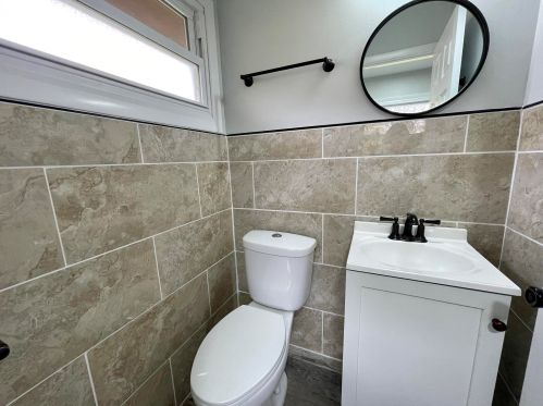 8959 Mohawk Rd, Milwaukee WI  53217-1741 exterior