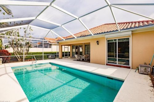 3432 Donoso Ct, Naples FL 34109-1395 exterior