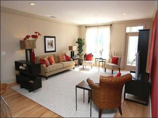 201 Finsbury St, Durham NC  27703-8207 exterior