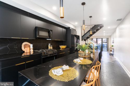 1308 Hancock St, Philadelphia PA 19148-4724 exterior