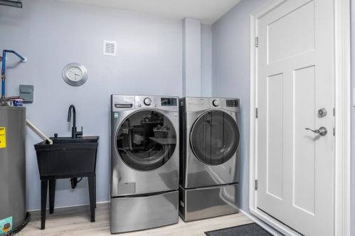 733 95th Ave, Naples FL 34108-2456 exterior