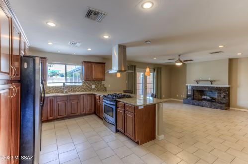 6840 Baker St, Tucson AZ  85710-2229 exterior