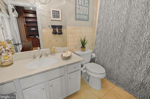 624 Live Oak Dr, Mc Lean VA 22101-1563 exterior