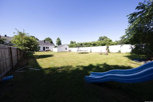 10 21st St, Huntington Station NY  11746-3259 exterior