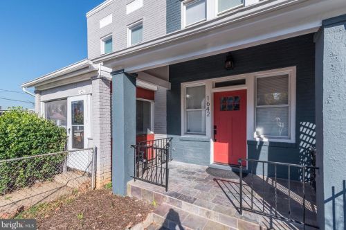 1642 L St, Washington DC  20002-3020 exterior