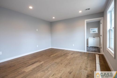 87 Ashley Rd, Edison NJ  08817-4062 exterior