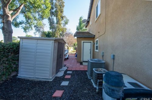 11307 Brookfall Ct, Riverside CA 92505-5135 exterior