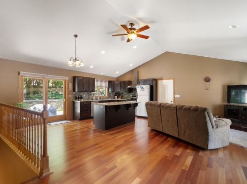 1220 Jackson St, Manitowoc WI 54220-6462 exterior